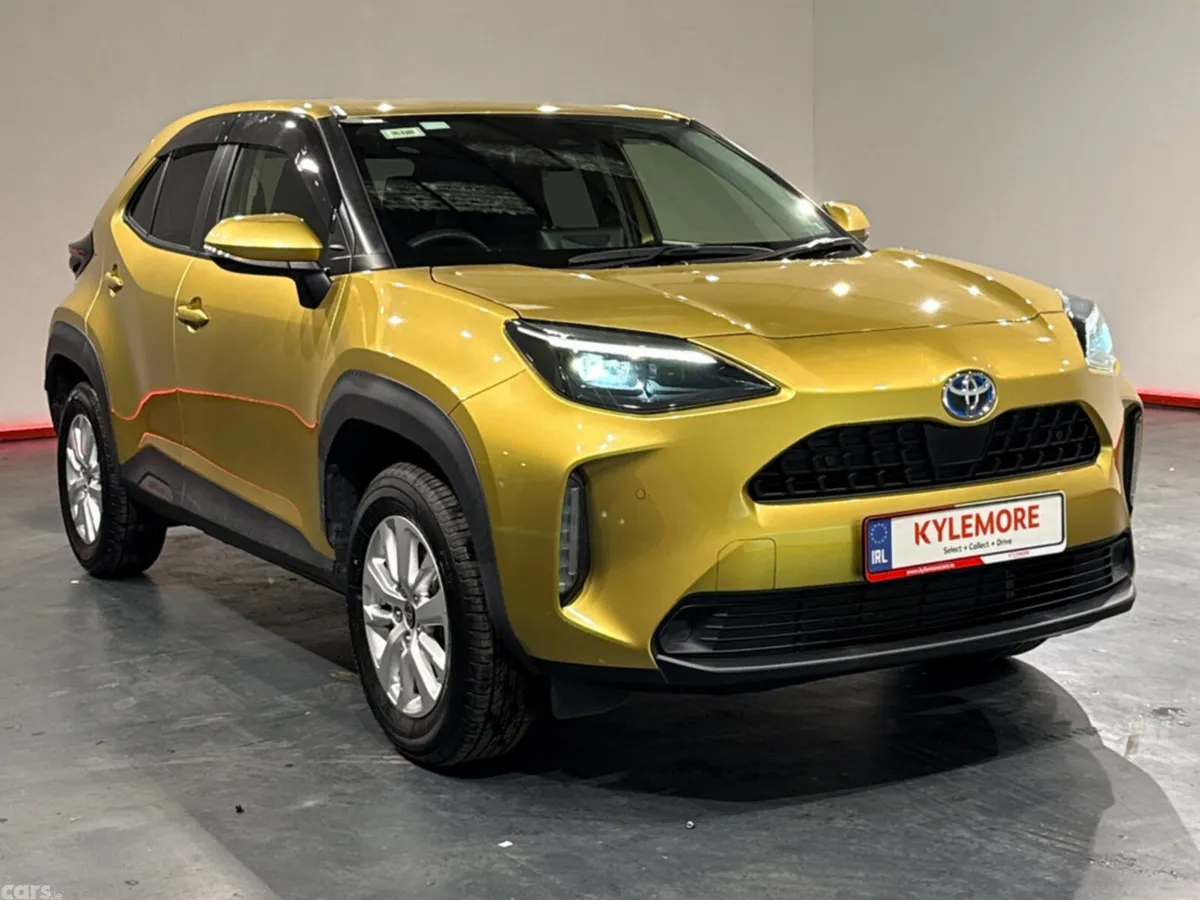 Toyota Yaris Cross SUV, Petrol Hybrid, 2021, Gold