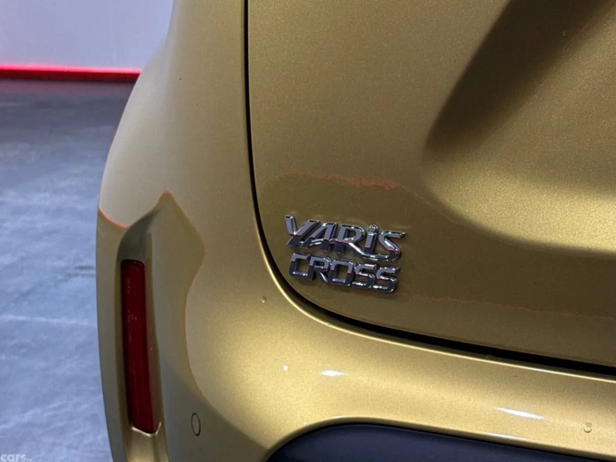 Toyota Yaris Cross SUV, Petrol Hybrid, 2021, Gold