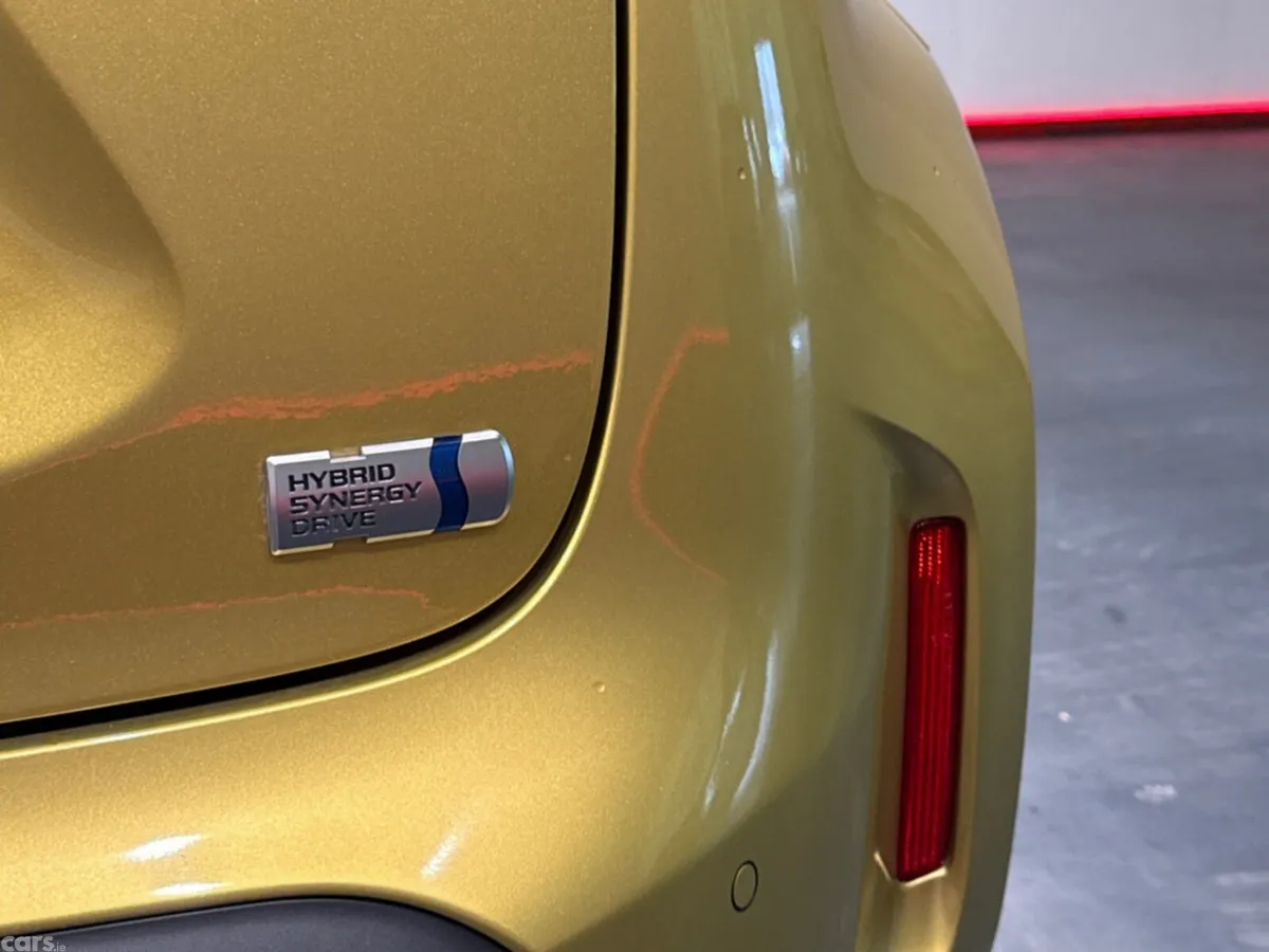 Toyota Yaris Cross SUV, Petrol Hybrid, 2021, Gold