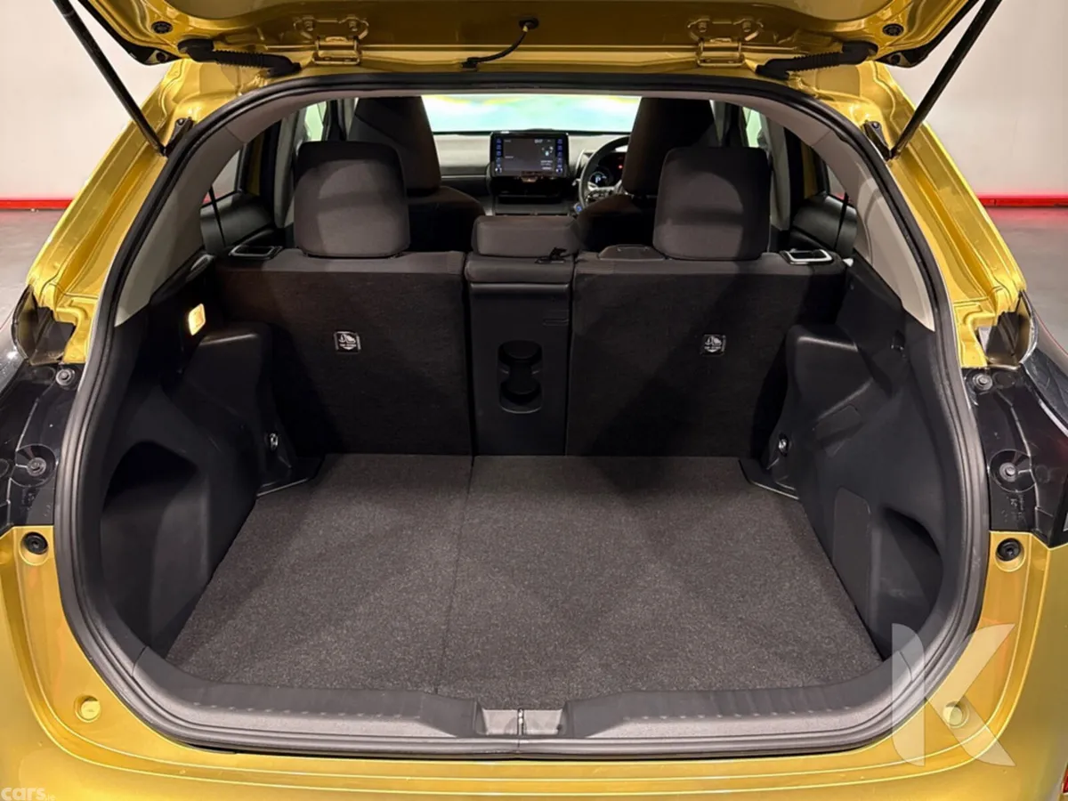 Toyota Yaris Cross SUV, Petrol Hybrid, 2021, Gold