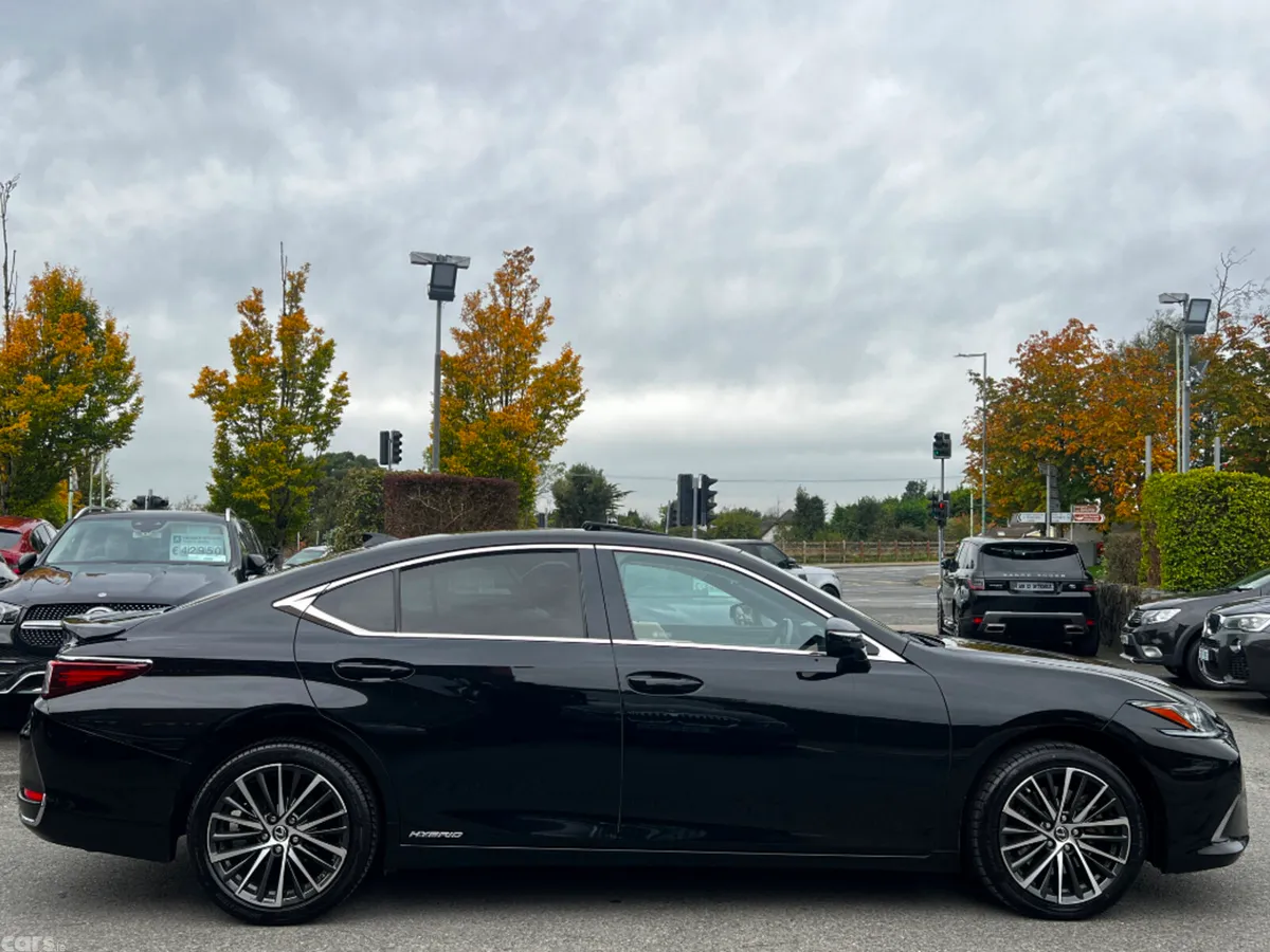 Lexus ES Saloon, Petrol Hybrid, 2022, Black