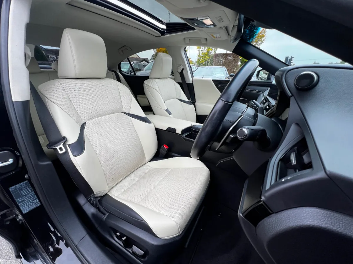 Lexus ES Saloon, Petrol Hybrid, 2022, Black