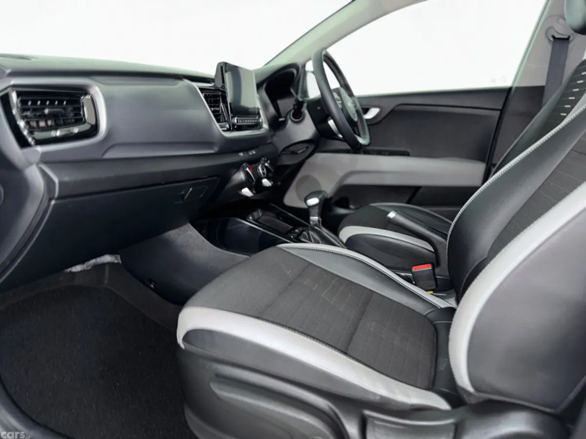 Kia Stonic Estate, Petrol Hybrid, 2026, Grey