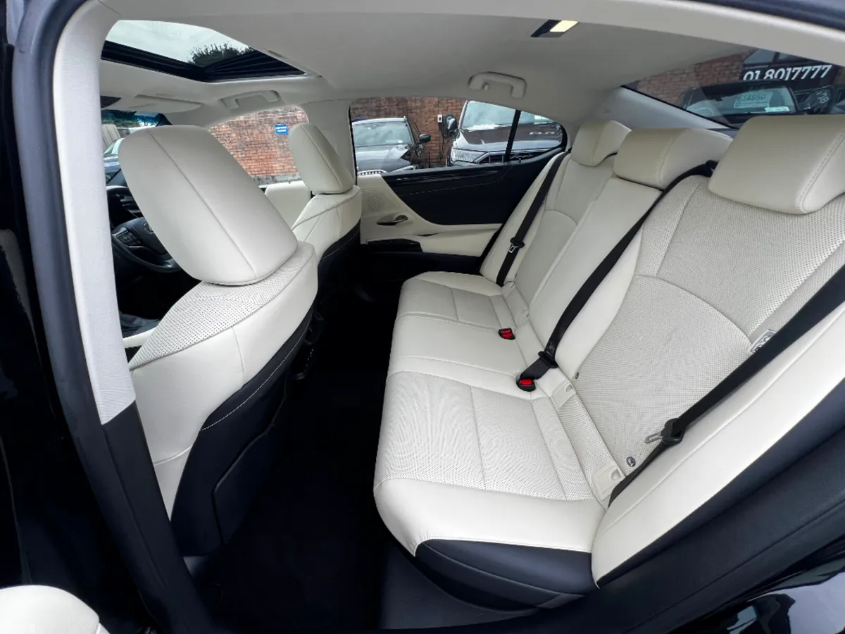 Lexus ES Saloon, Petrol Hybrid, 2022, Black