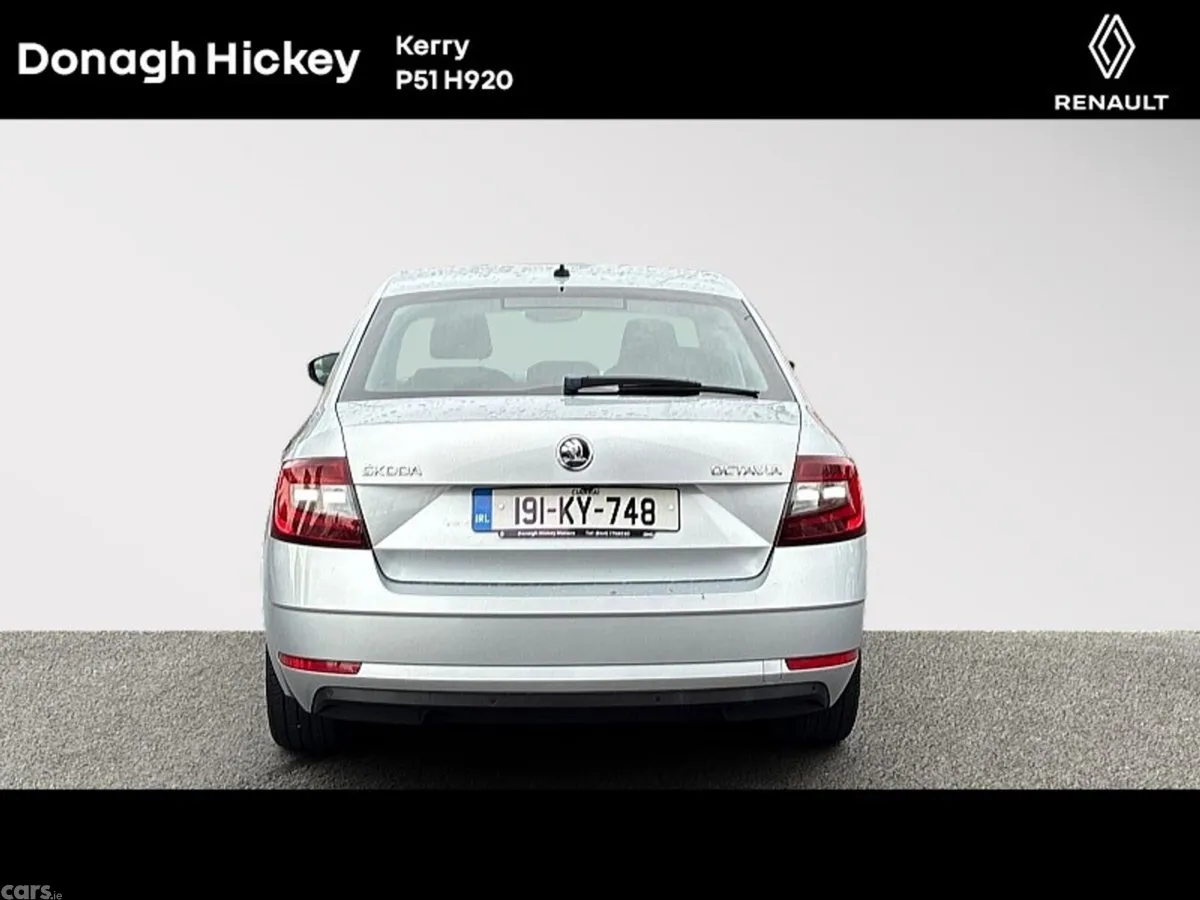 Skoda Octavia Saloon, Diesel, 2019, Silver