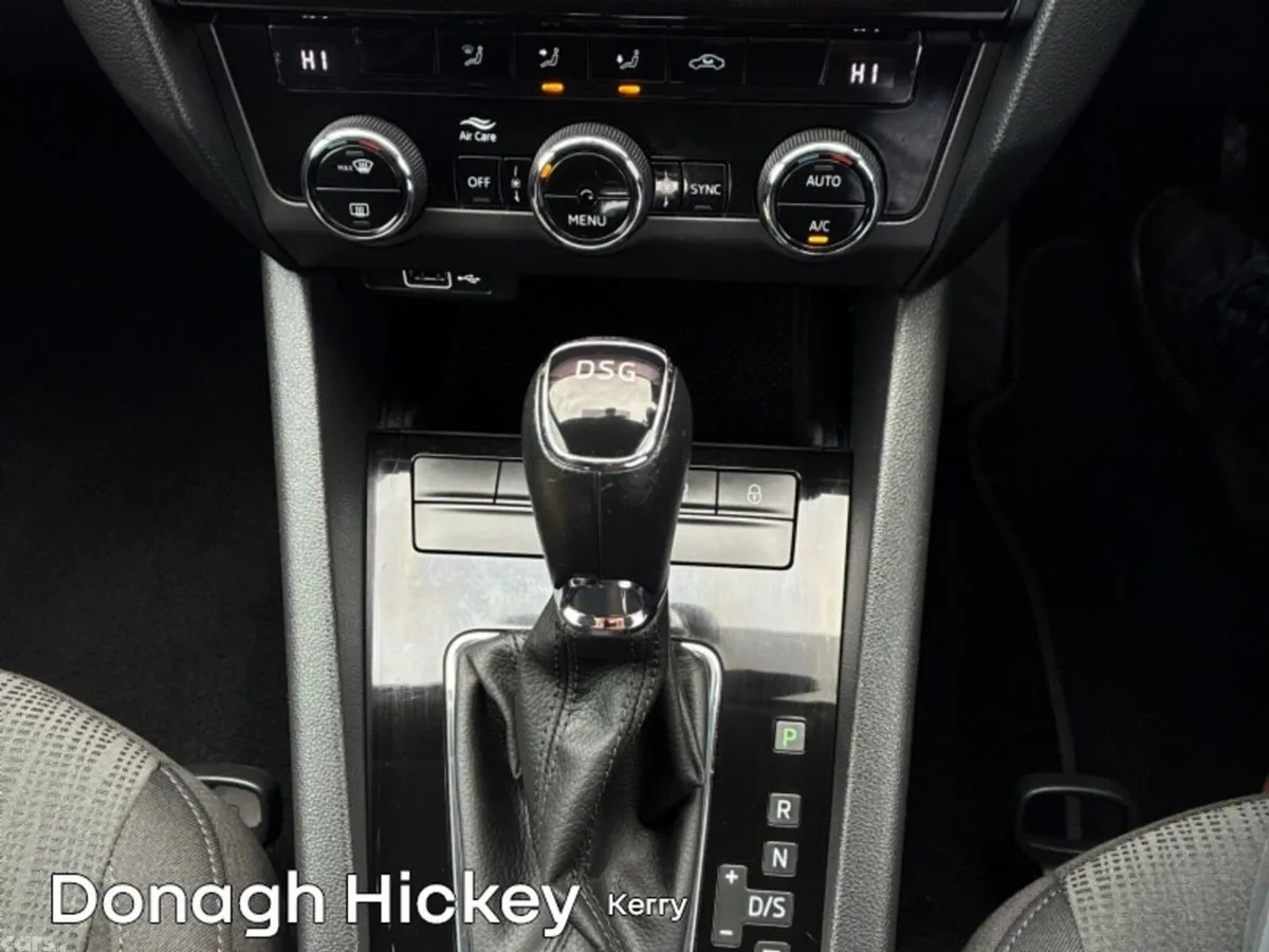 Skoda Octavia Saloon, Diesel, 2019, Silver