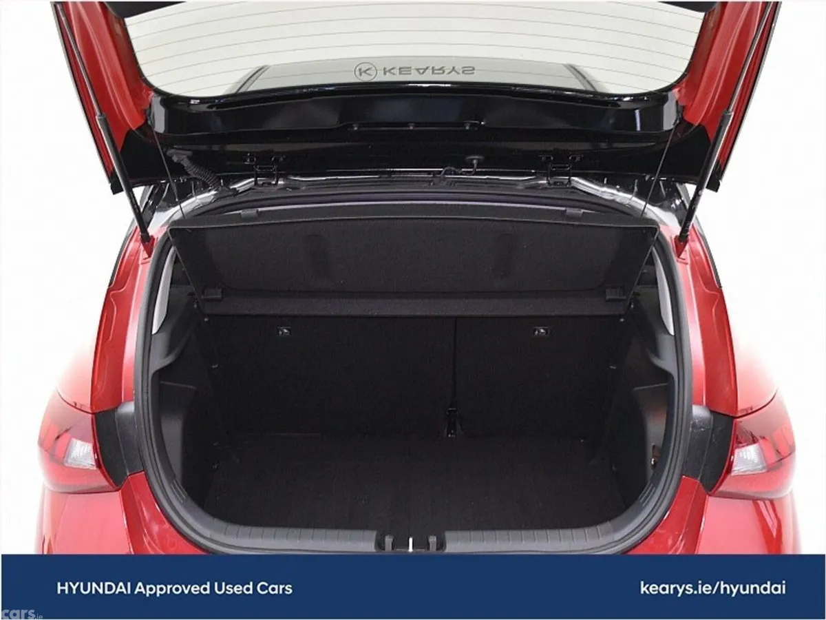 Hyundai i20 Hatchback, Petrol, 2023, Red