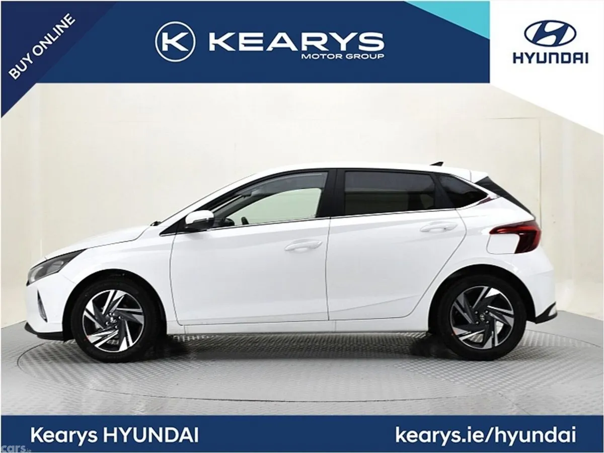 Hyundai i20 Hatchback, Petrol, 2023, White