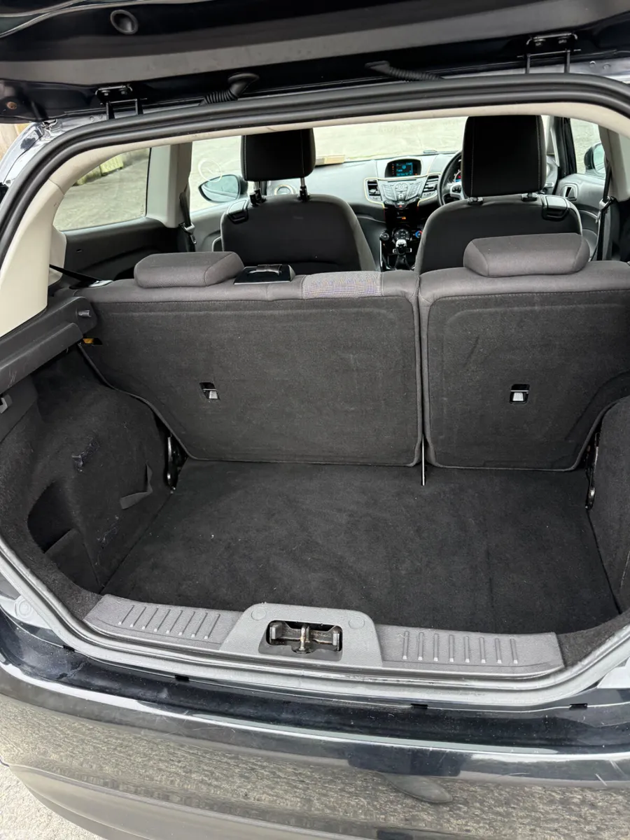 Ford Fiesta Hatchback, Petrol, 2015, Black