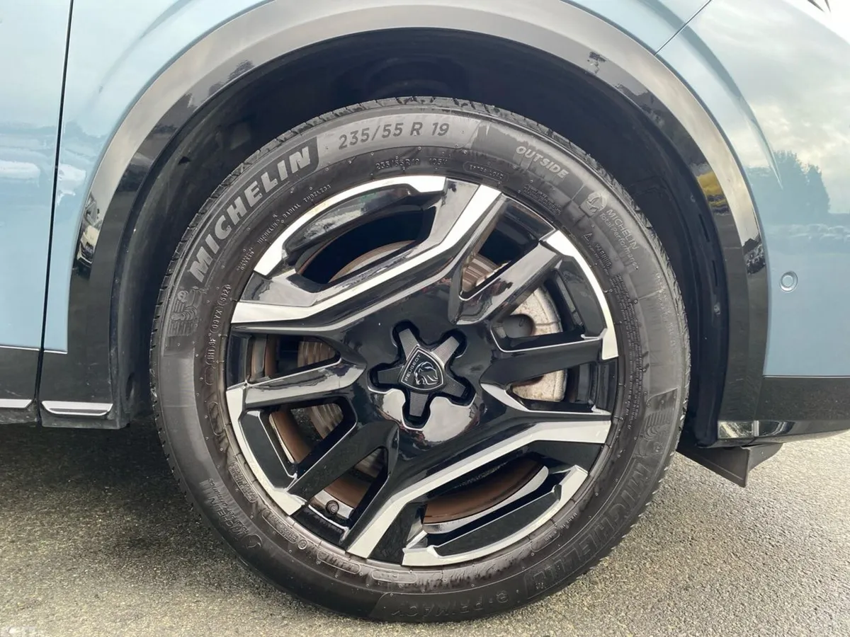 Peugeot 5008 MPV, Electric, 2025, Blue