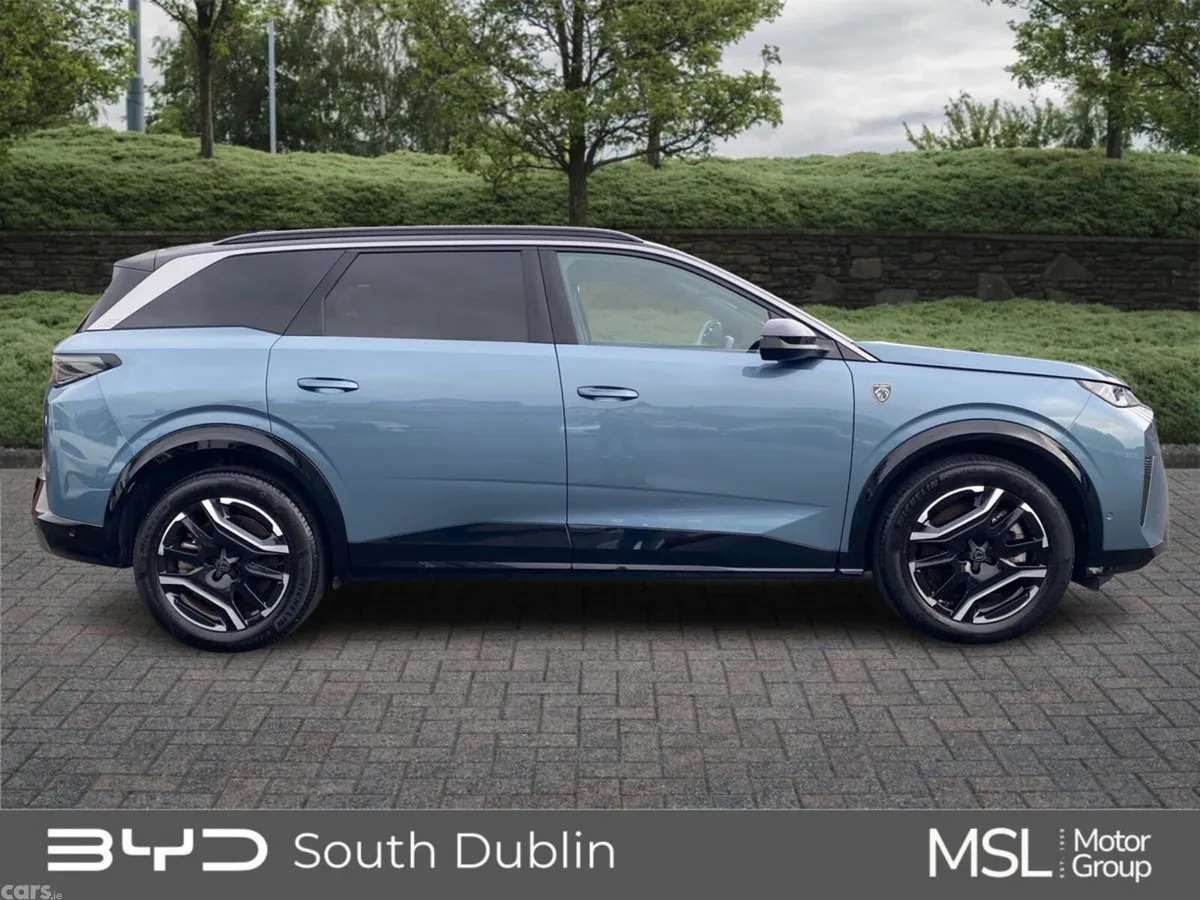 Peugeot 5008 MPV, Electric, 2025, Blue