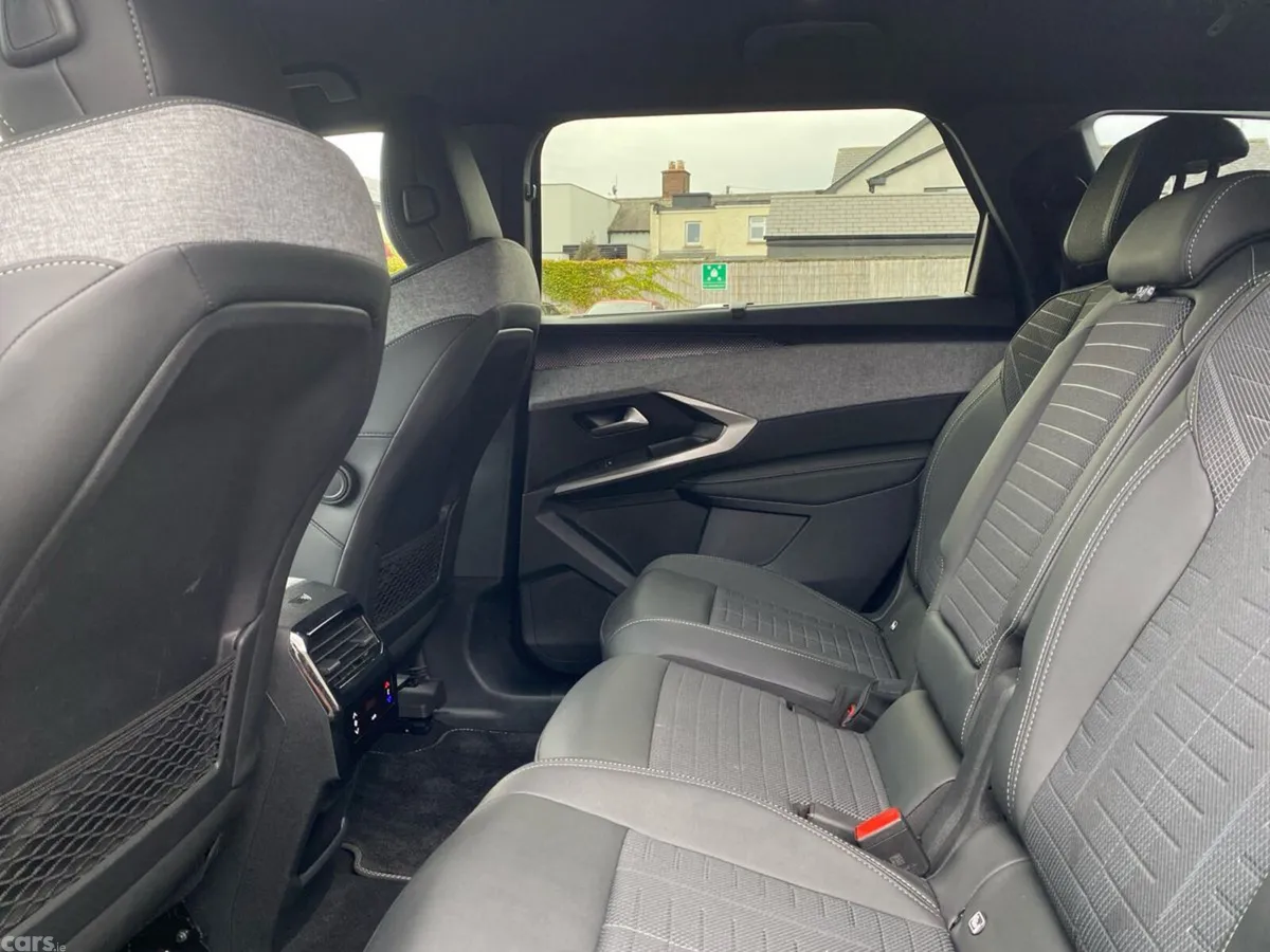 Peugeot 5008 MPV, Electric, 2025, Blue