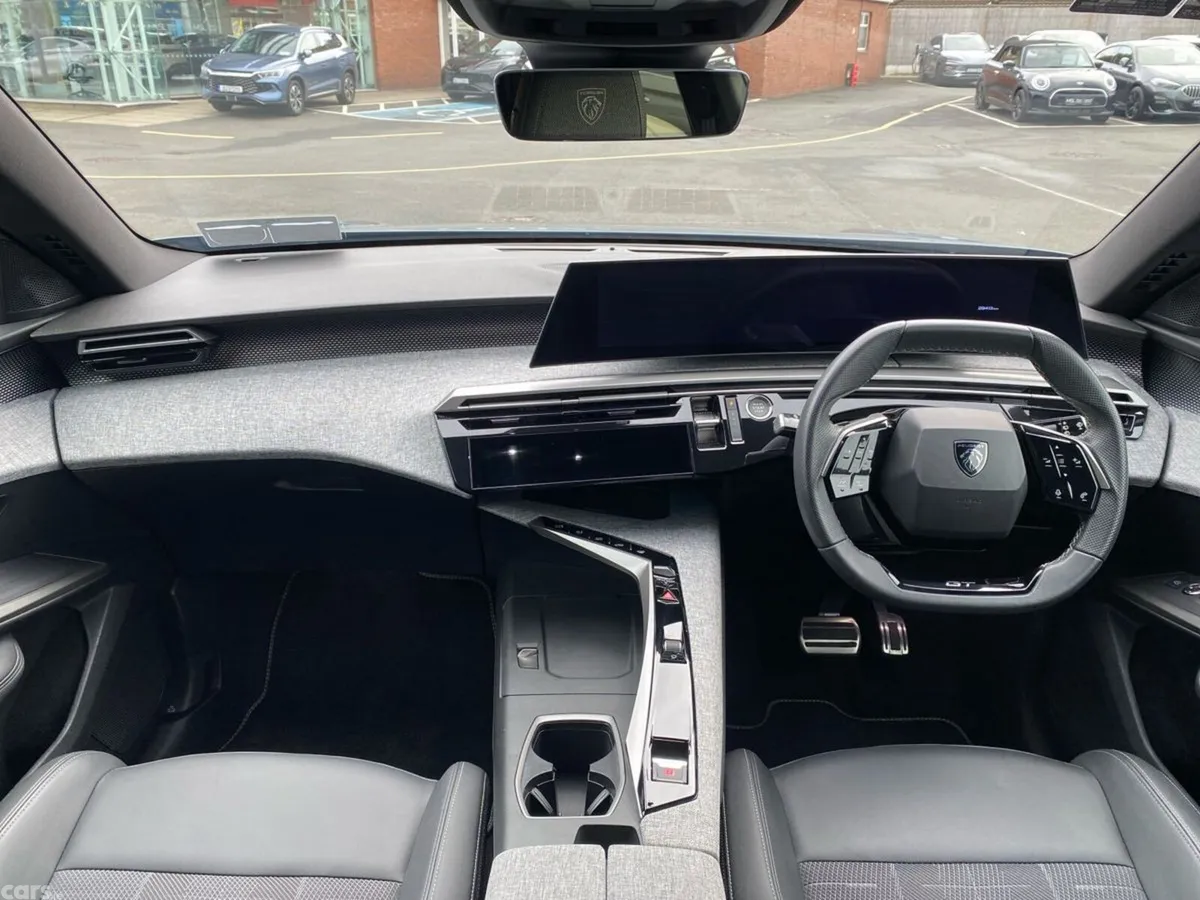 Peugeot 5008 MPV, Electric, 2025, Blue