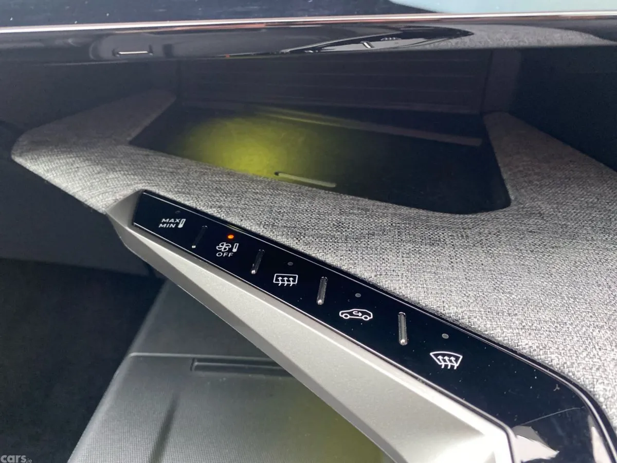 Peugeot 5008 MPV, Electric, 2025, Blue