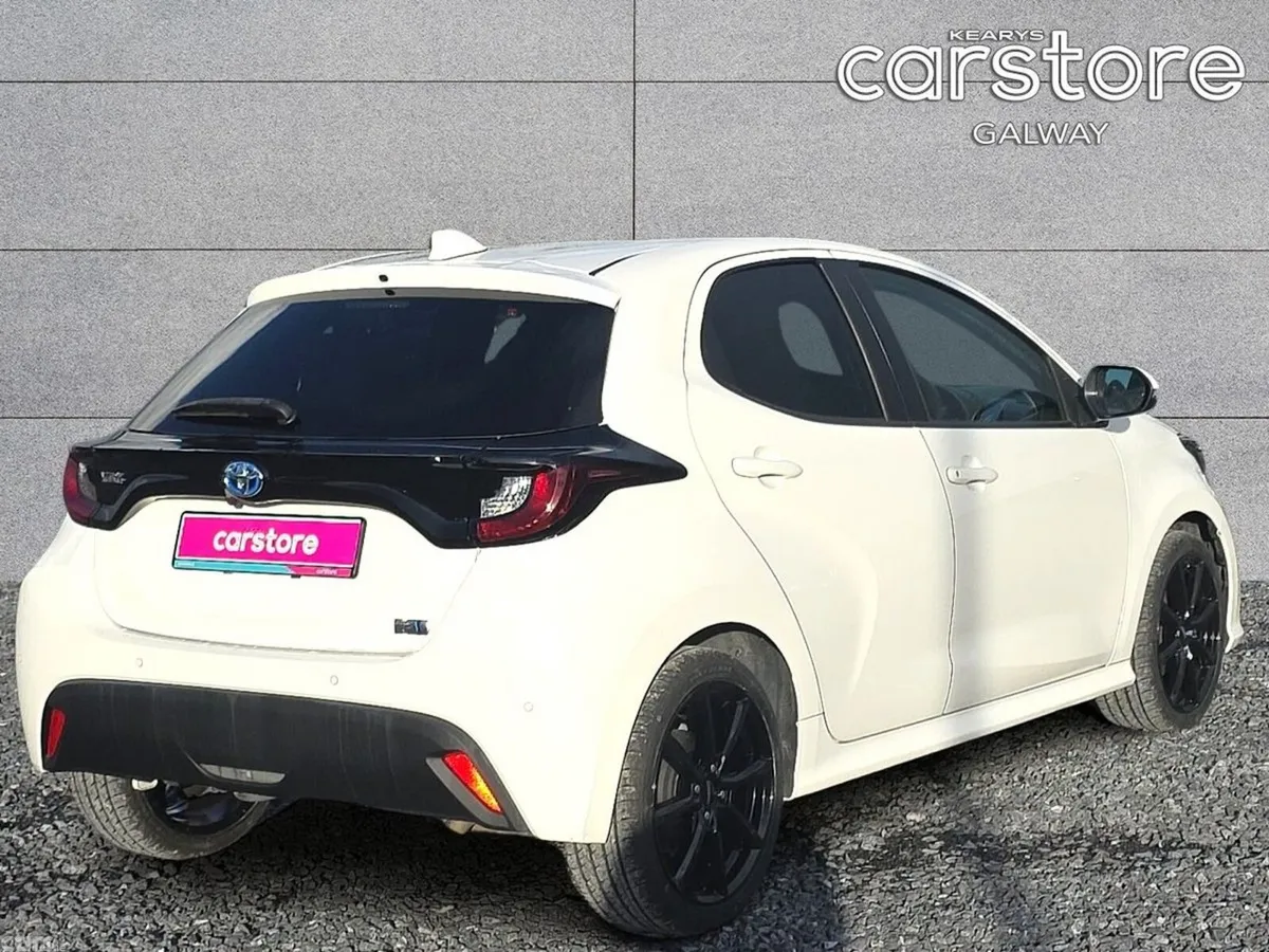 Toyota Yaris Hatchback, Petrol Hybrid, 2021, White
