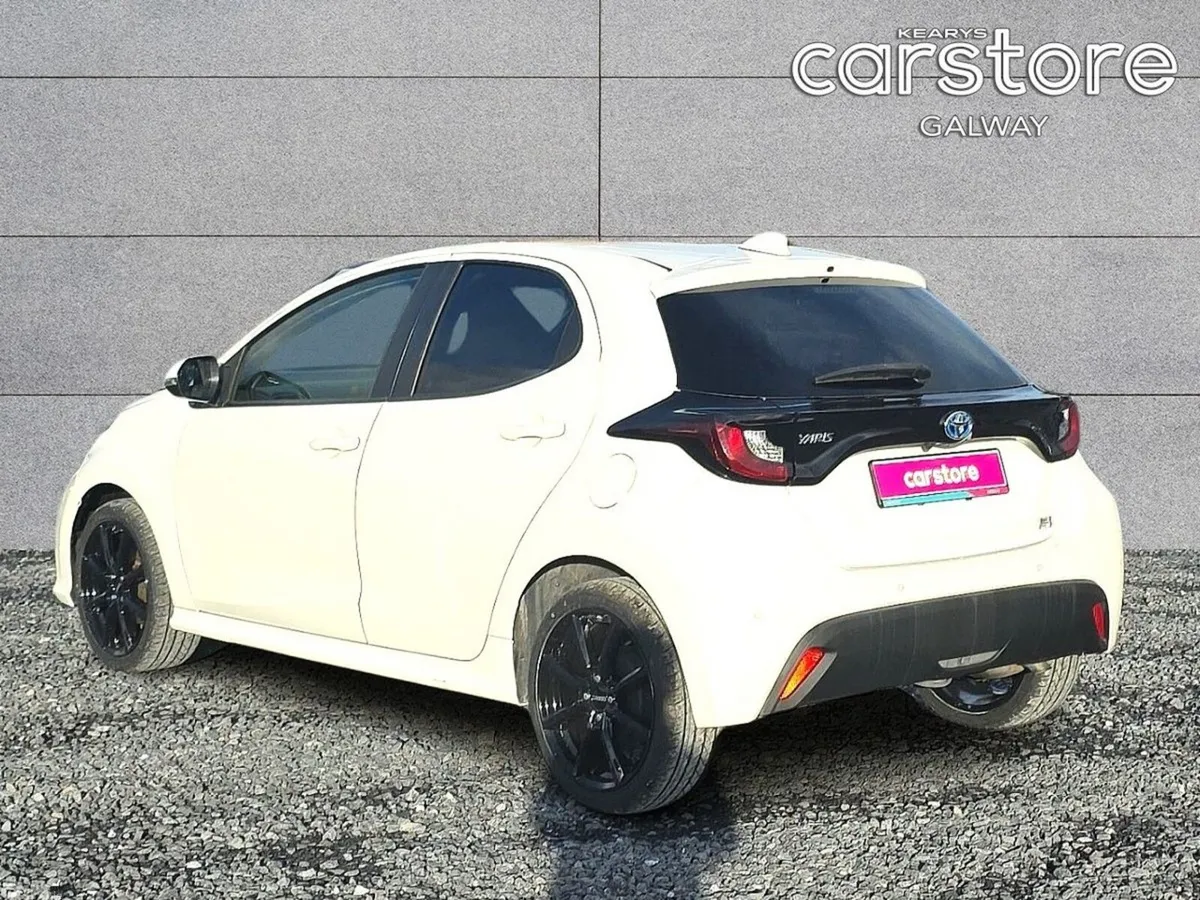 Toyota Yaris Hatchback, Petrol Hybrid, 2021, White