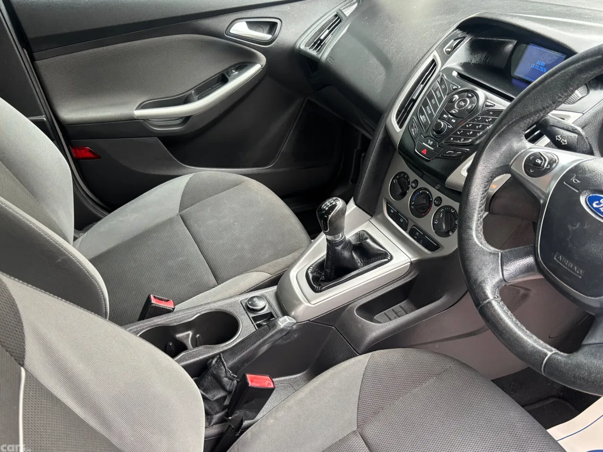 Ford Focus Hatchback, Petrol, 2013, White
