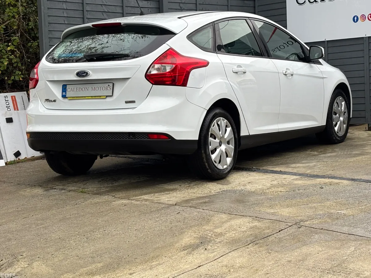 Ford Focus Hatchback, Petrol, 2013, White