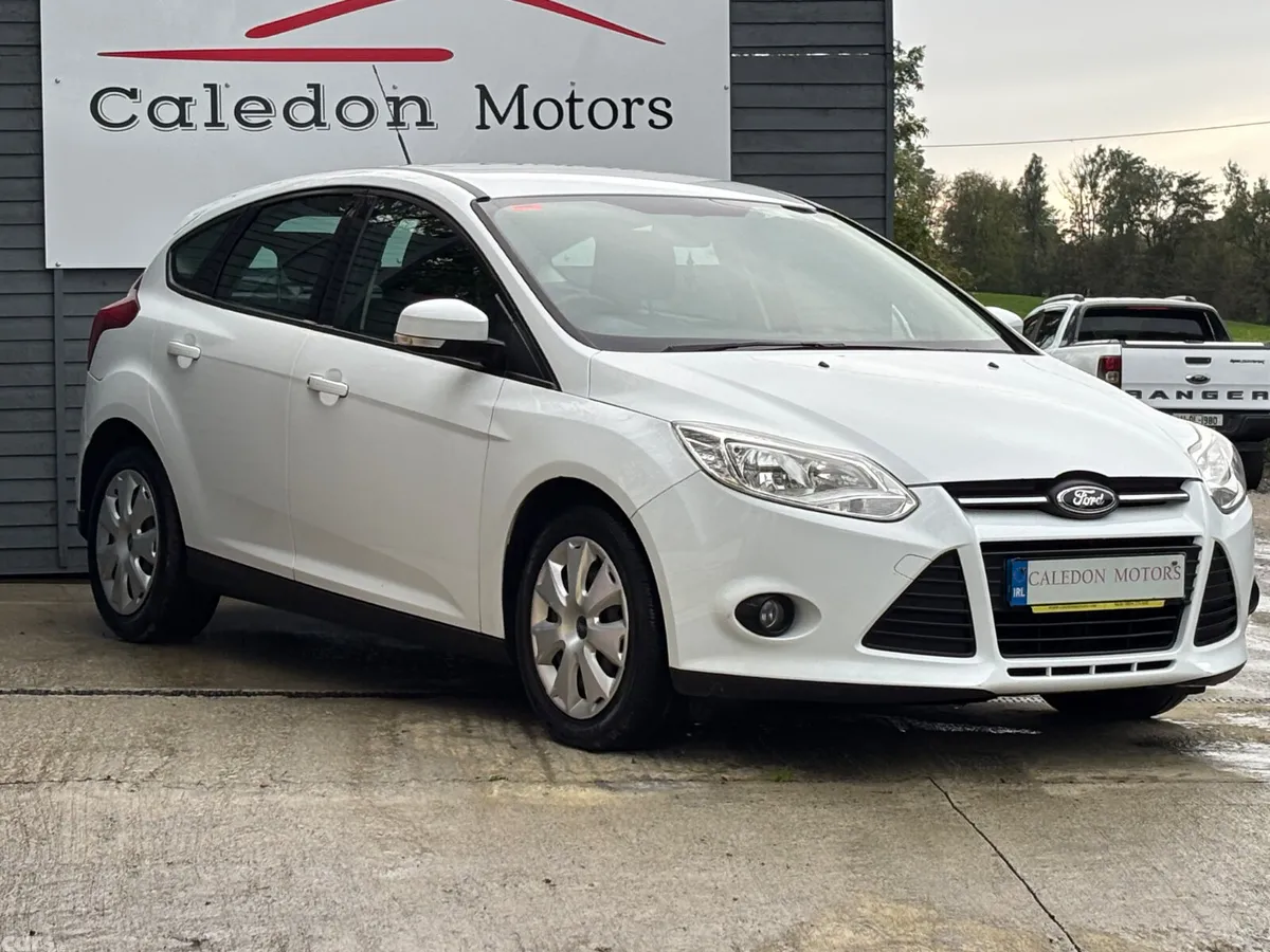 Ford Focus Hatchback, Petrol, 2013, White