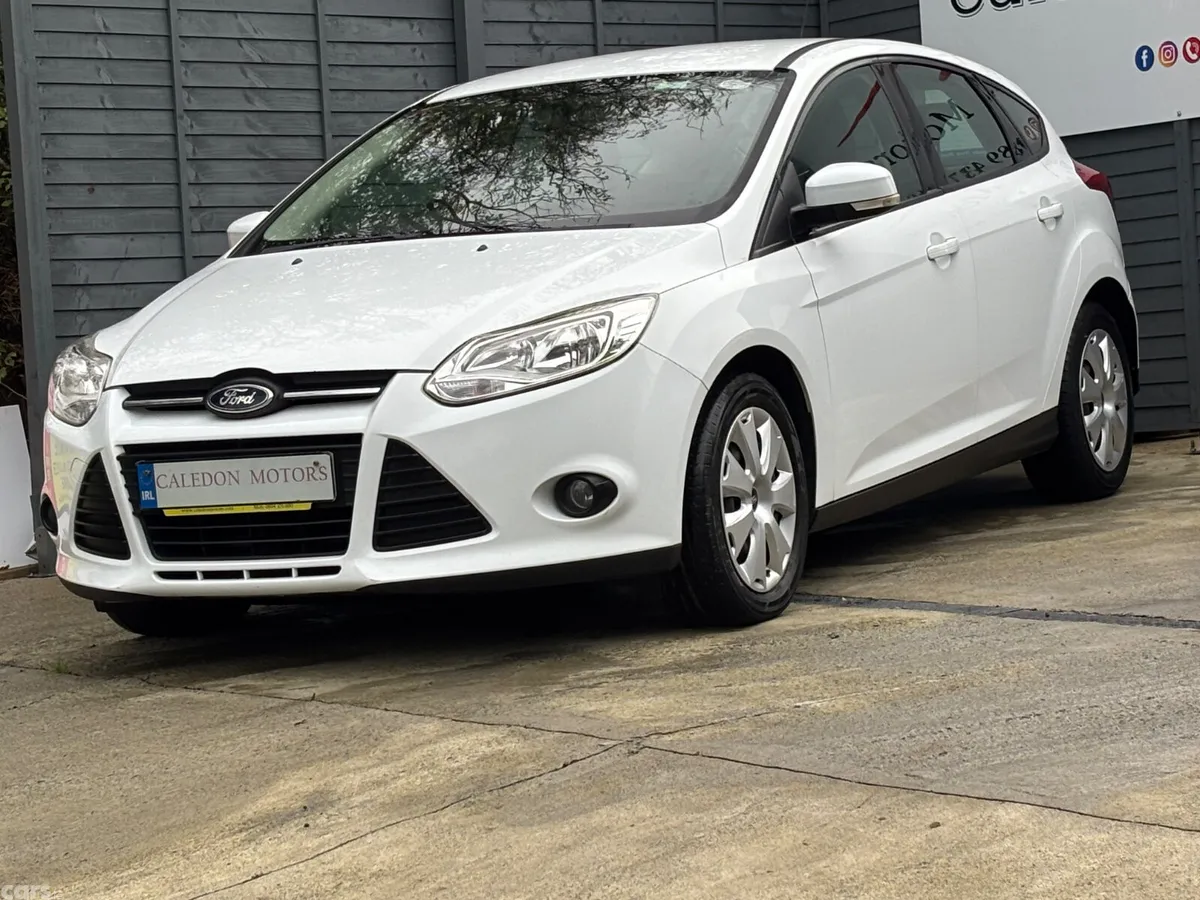 Ford Focus Hatchback, Petrol, 2013, White