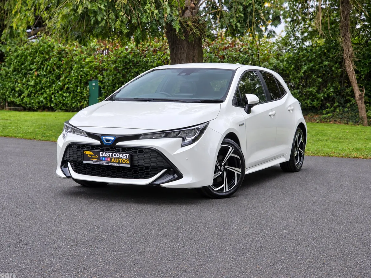 Toyota Corolla Hatchback, Petrol Hybrid, 2018, White