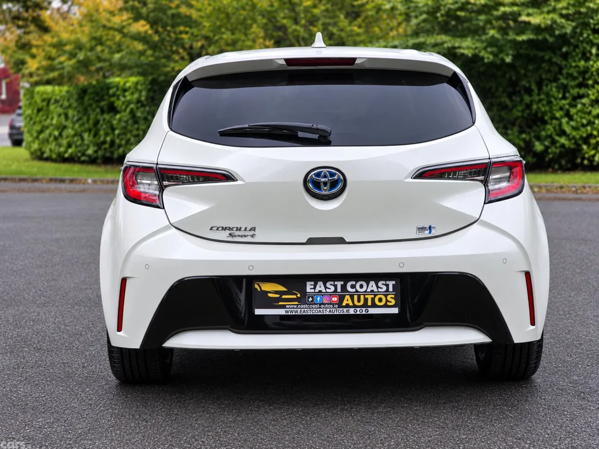 Toyota Corolla Hatchback, Petrol Hybrid, 2018, White