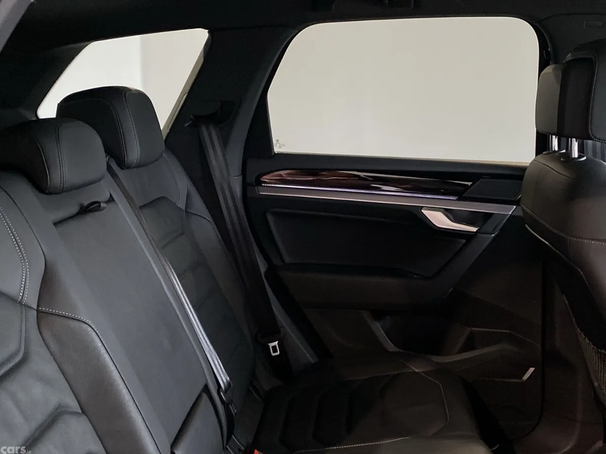 Volkswagen Touareg SUV, Diesel, 2022, Black