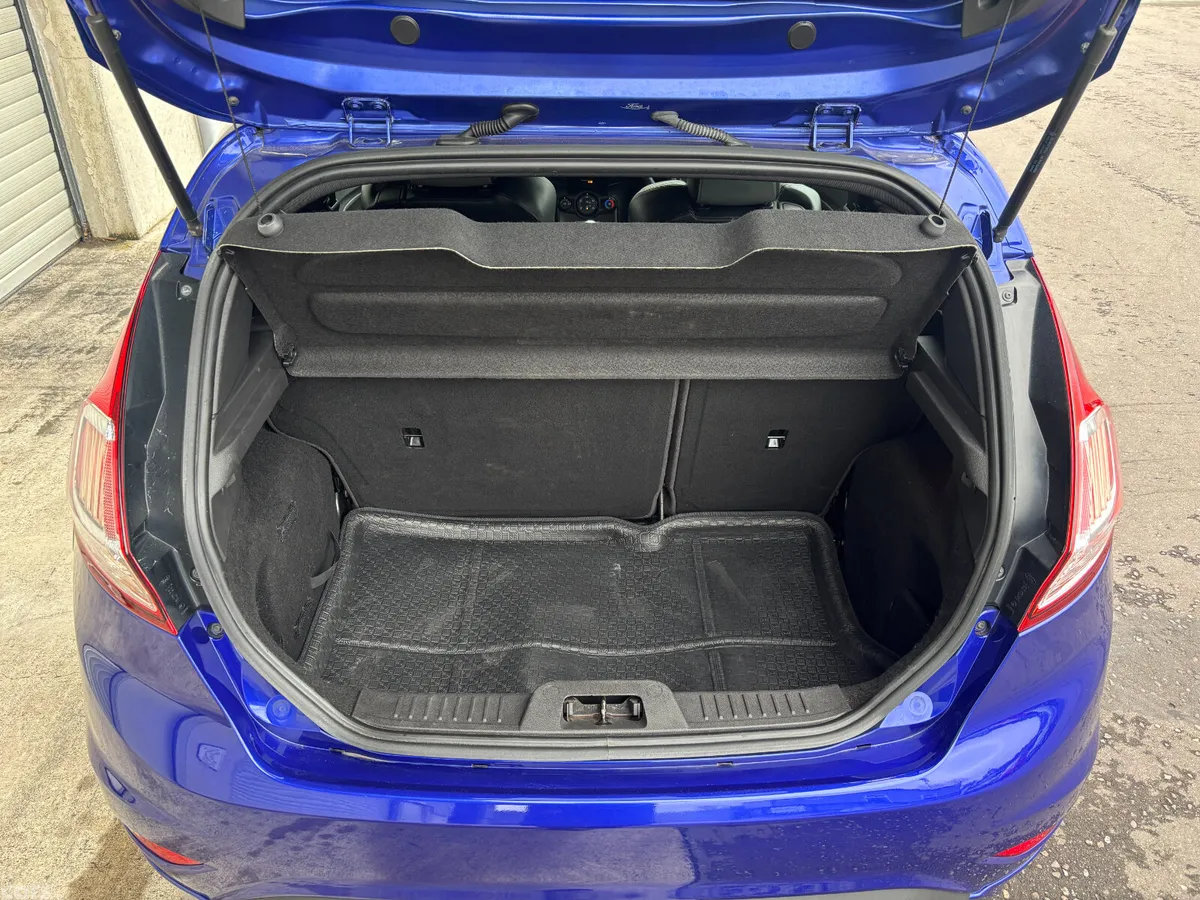 Ford Fiesta Hatchback, Petrol, 2016, Blue