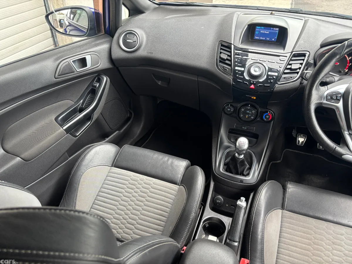 Ford Fiesta Hatchback, Petrol, 2016, Blue