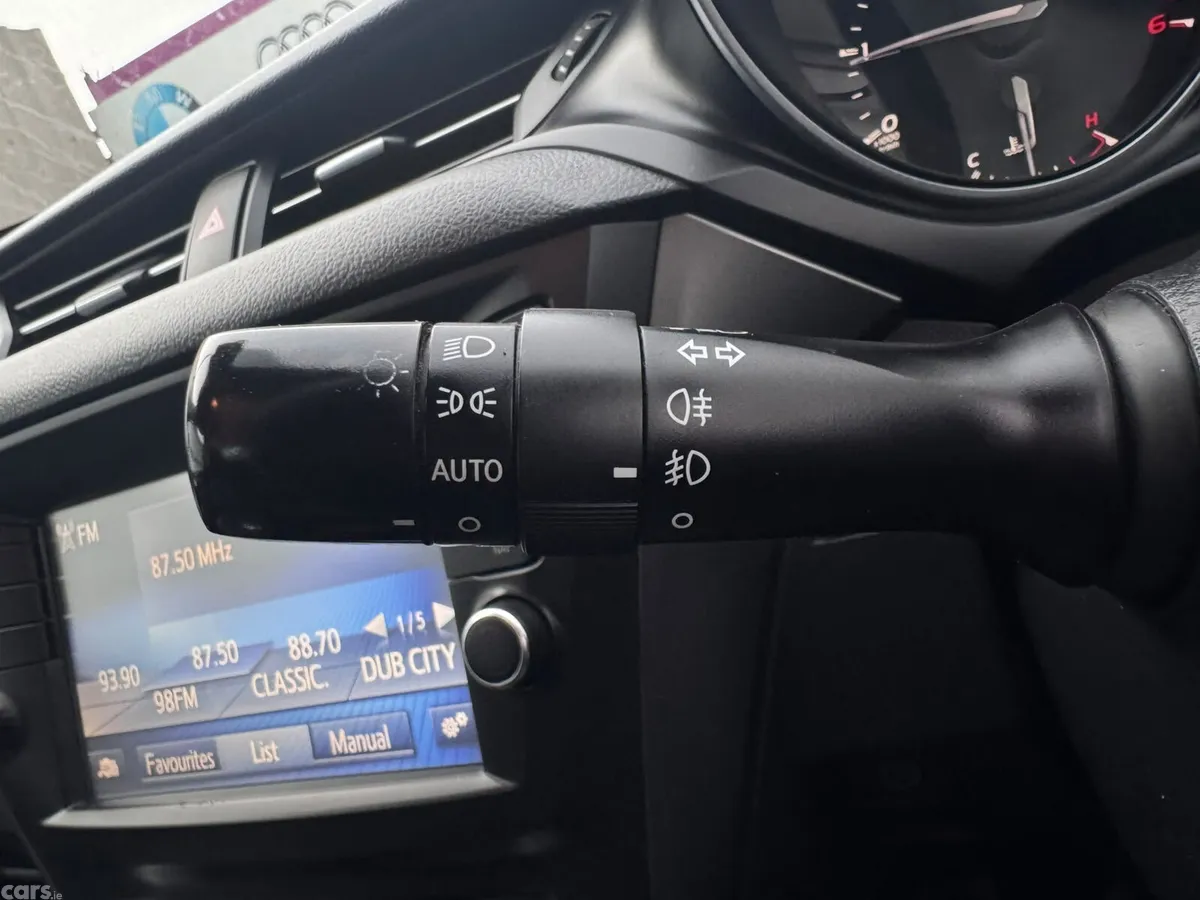 Toyota Avensis Saloon, Diesel, 2016, Blue