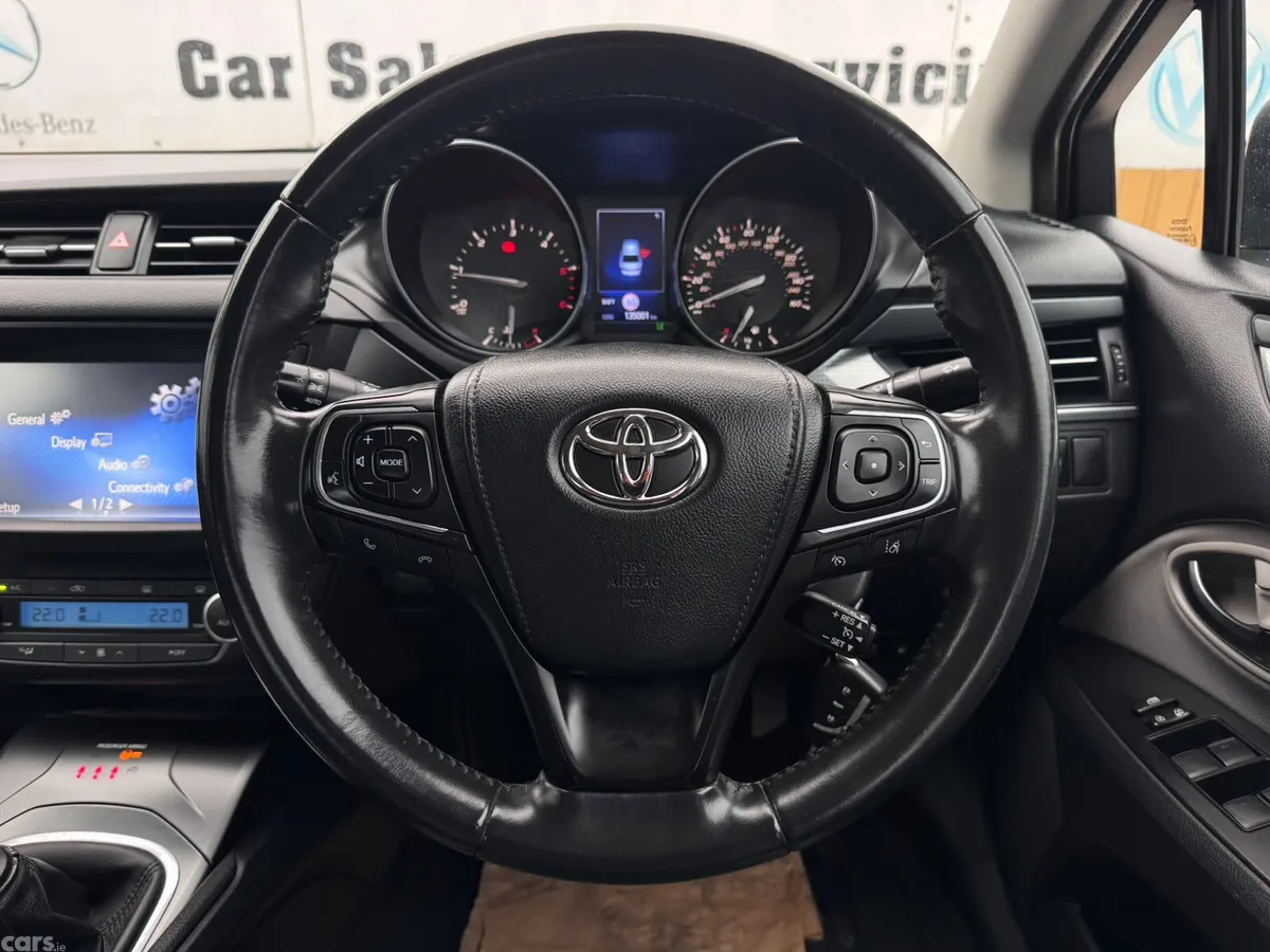 Toyota Avensis Saloon, Diesel, 2016, Blue