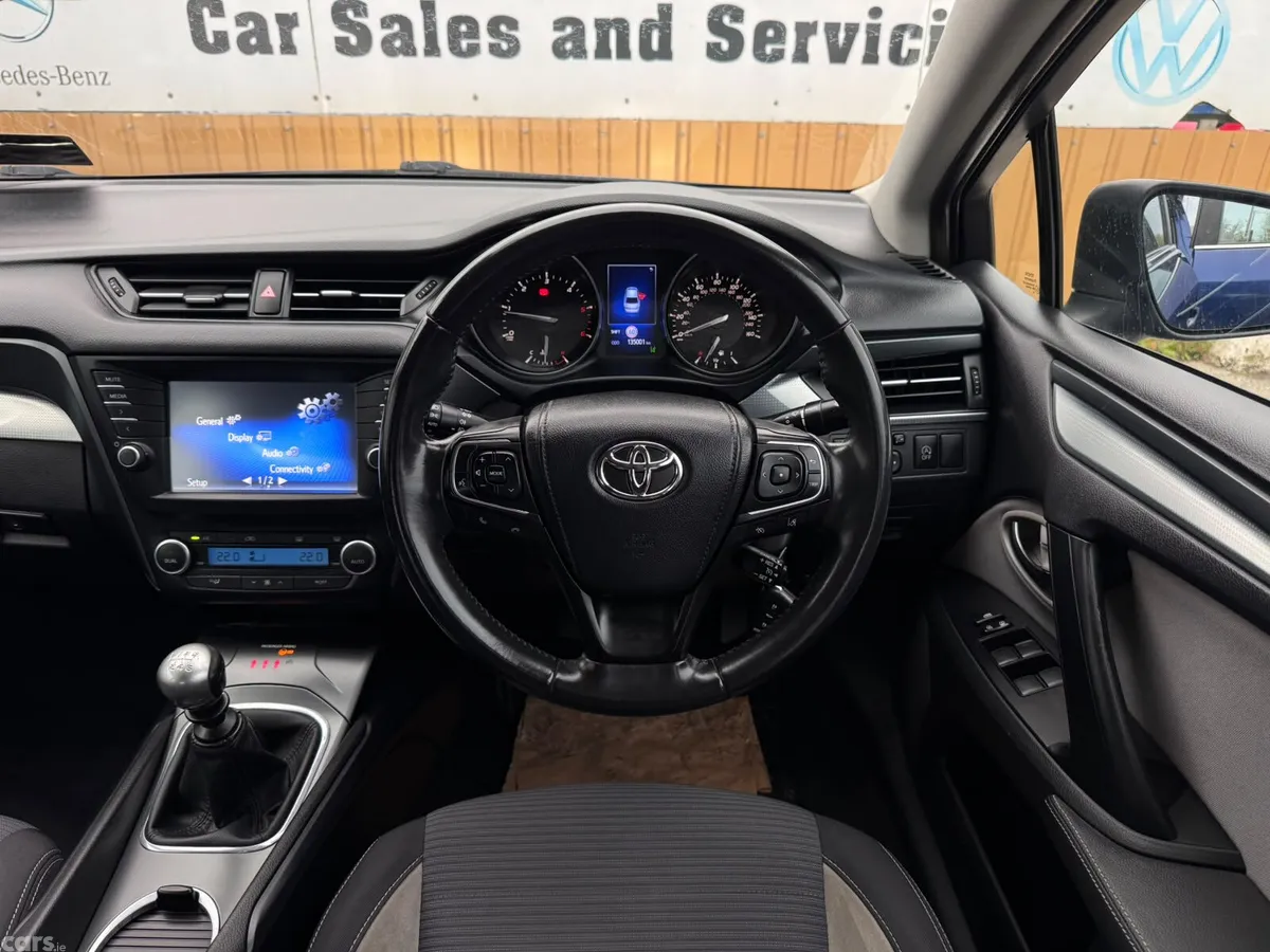 Toyota Avensis Saloon, Diesel, 2016, Blue