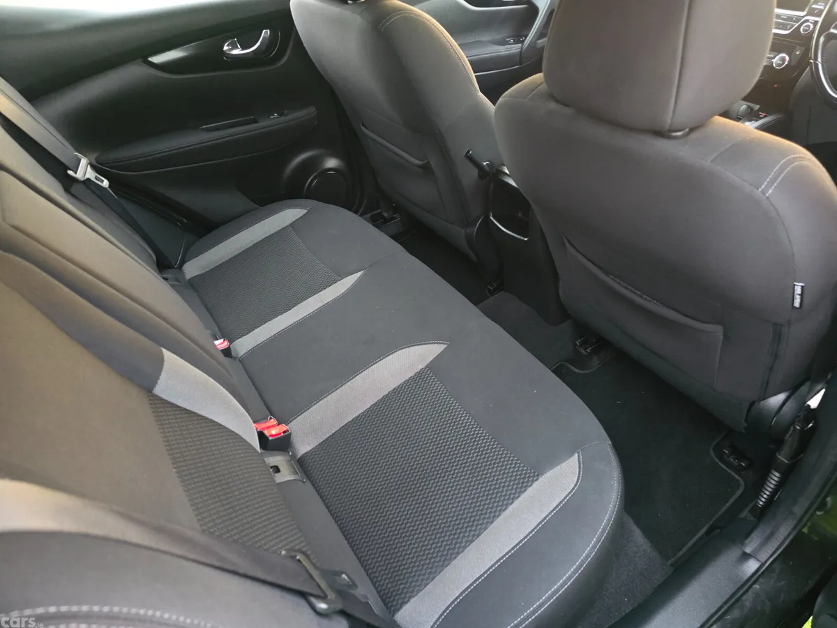 Nissan Qashqai Hatchback, Diesel, 2018, Black