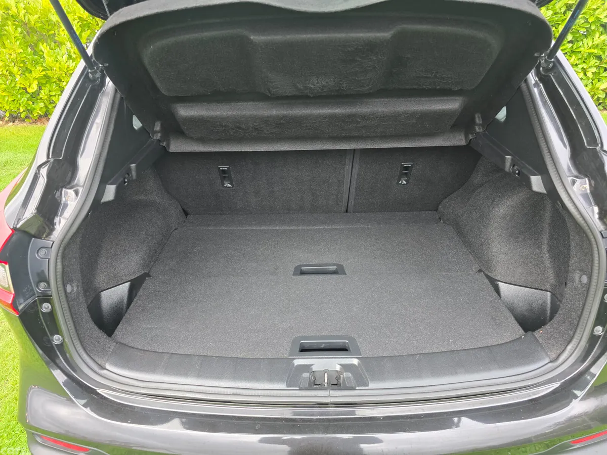 Nissan Qashqai Hatchback, Diesel, 2018, Black