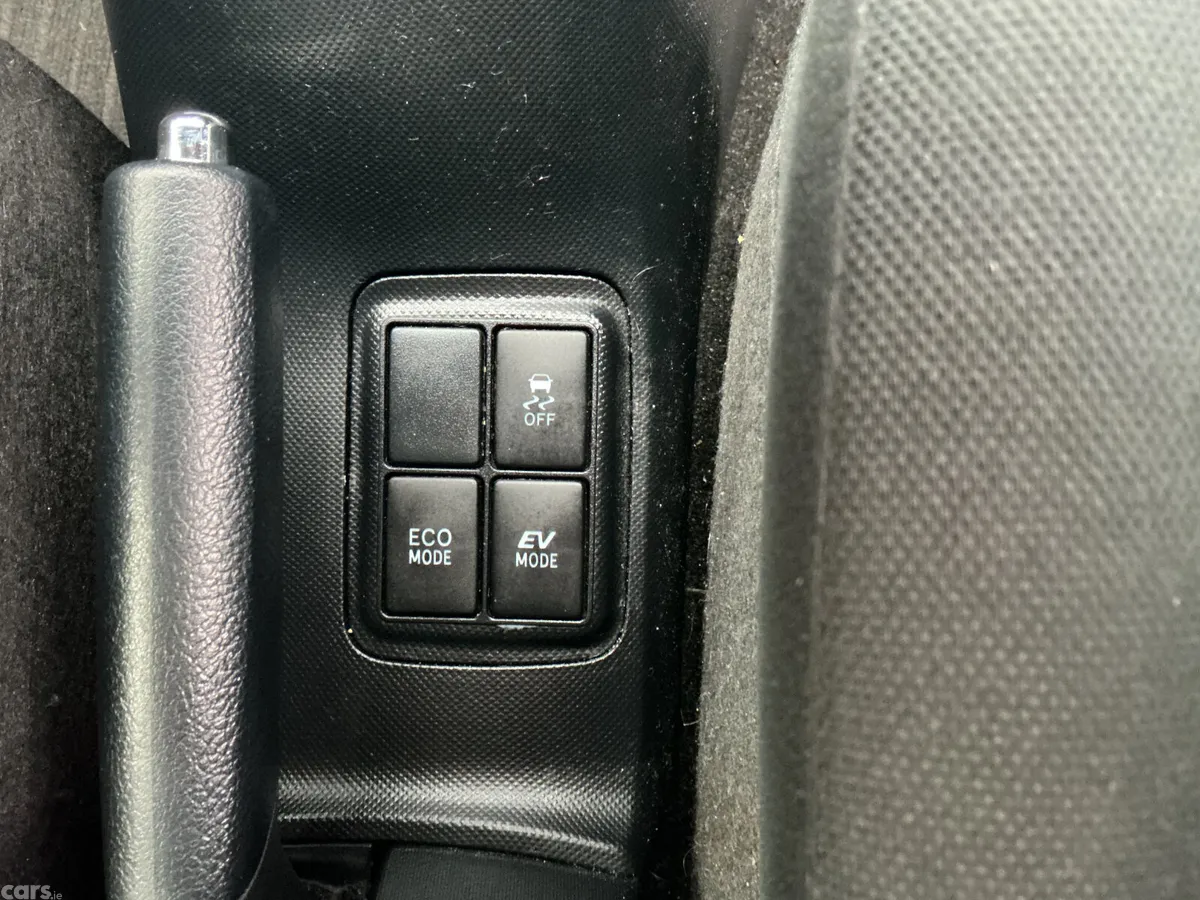 Toyota Aqua Hatchback, Petrol Hybrid, 2015, Silver