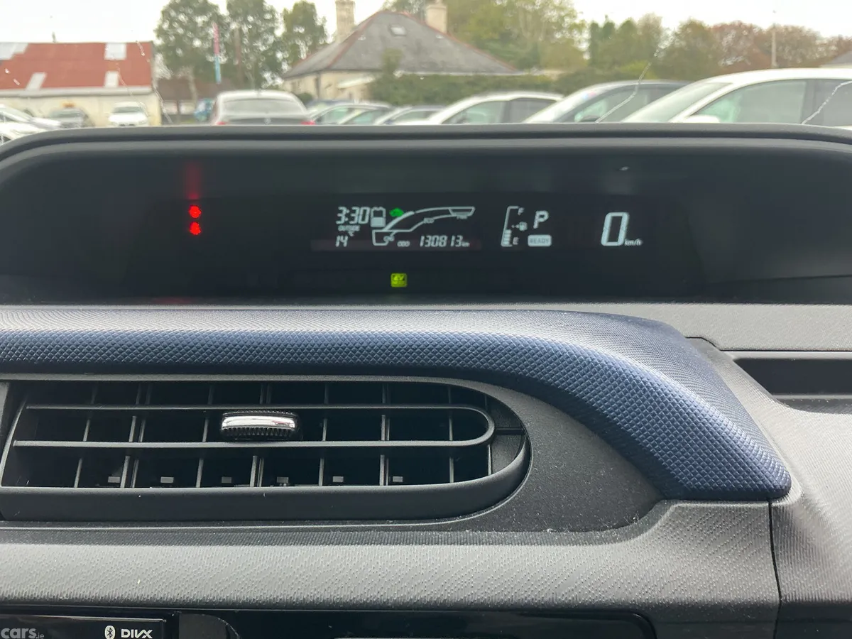 Toyota Aqua Hatchback, Petrol Hybrid, 2015, Silver