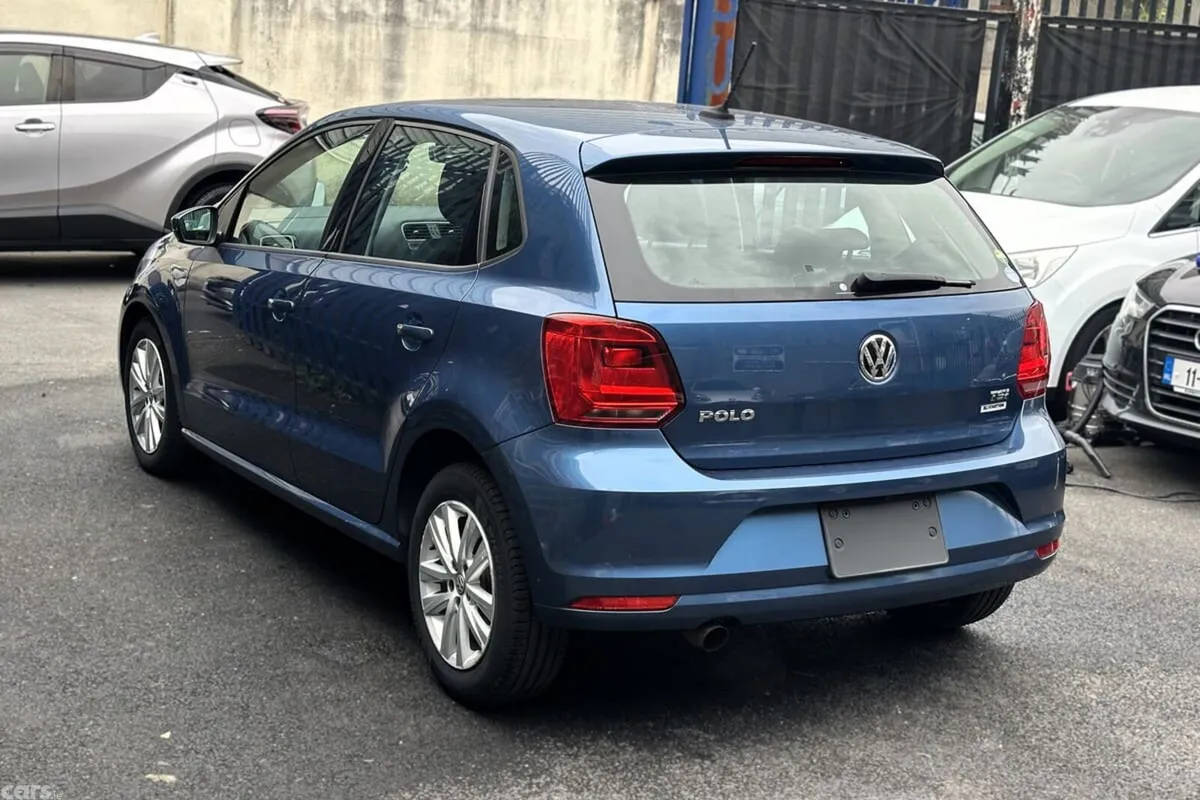 Volkswagen Polo Hatchback, Petrol, 2017, Blue