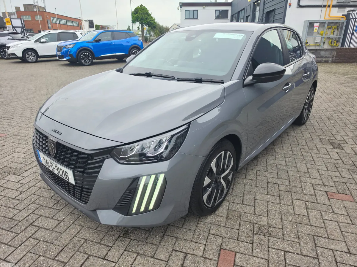 Peugeot 208 Hatchback, Petrol, 2024, Grey