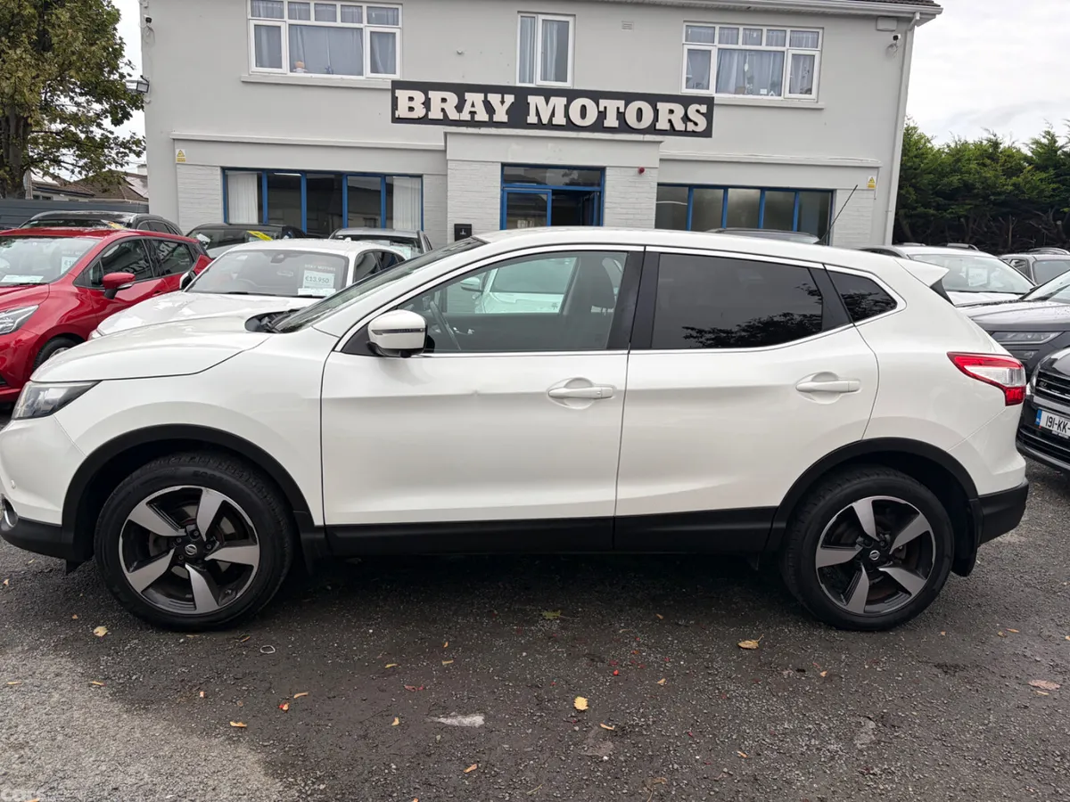 Nissan Qashqai Hatchback, Petrol, 2016, White