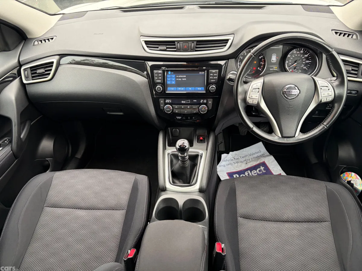 Nissan Qashqai Hatchback, Petrol, 2016, White