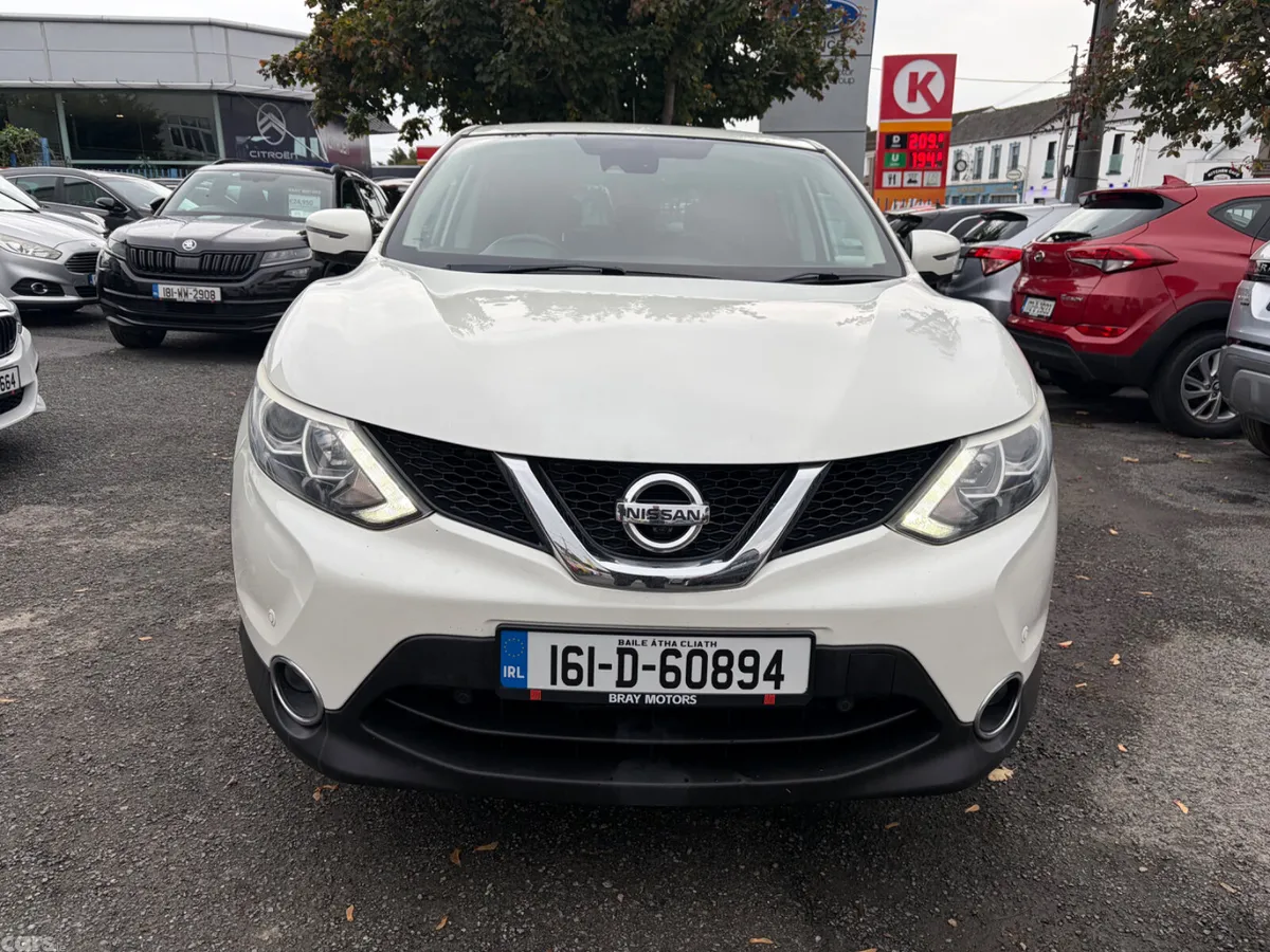 Nissan Qashqai Hatchback, Petrol, 2016, White