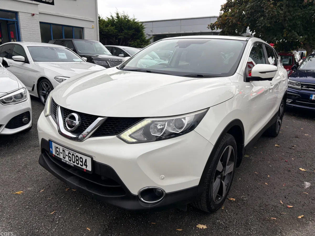 Nissan Qashqai Hatchback, Petrol, 2016, White