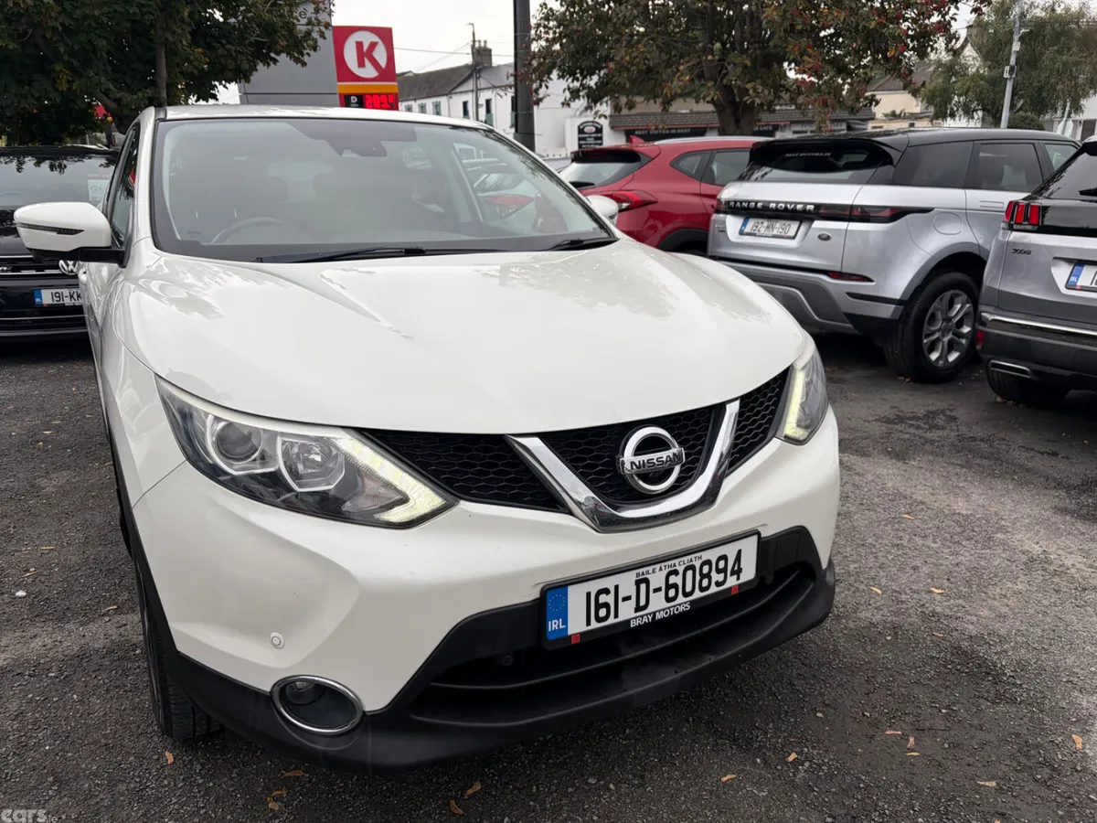 Nissan Qashqai Hatchback, Petrol, 2016, White
