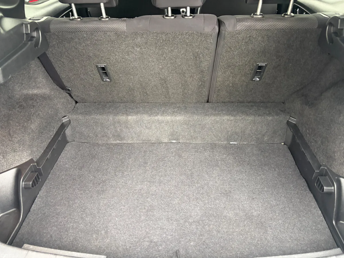 Nissan Qashqai Hatchback, Petrol, 2016, White