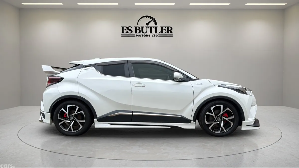 Toyota C-HR SUV, Petrol Hybrid, 2017, White
