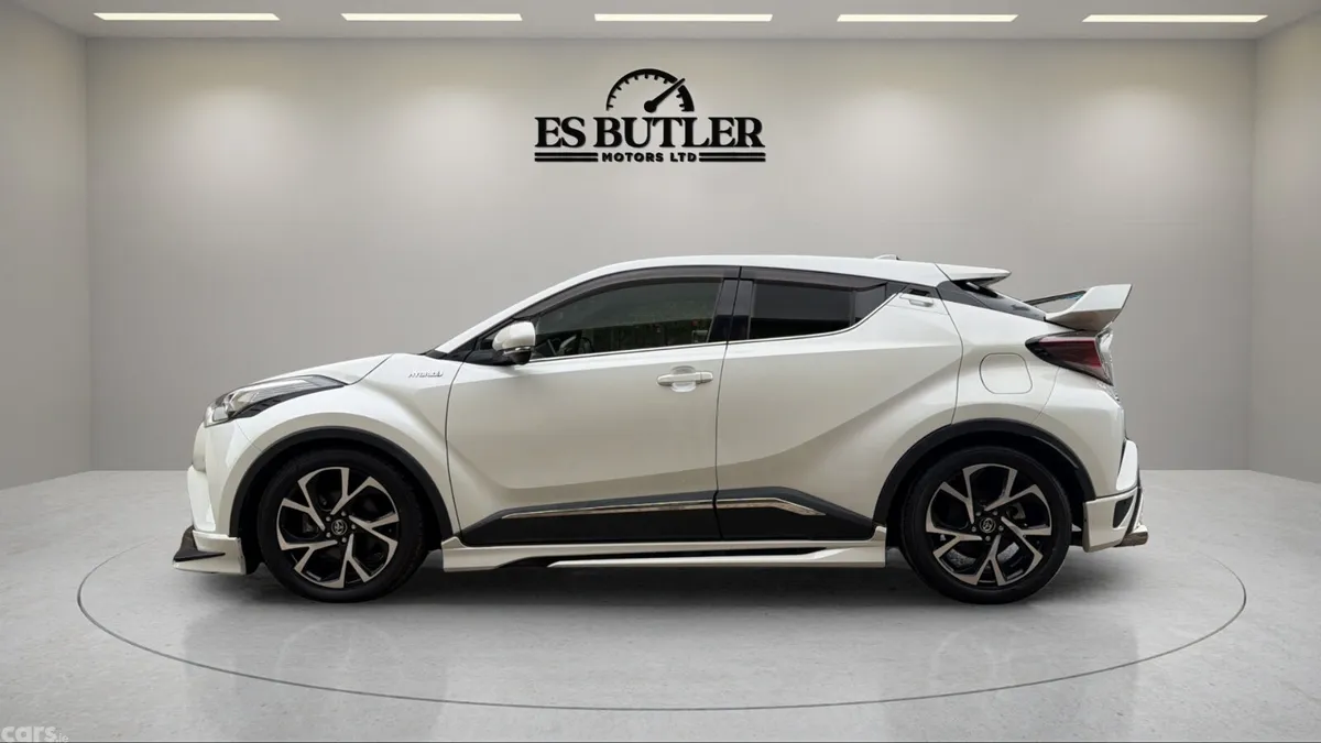 Toyota C-HR SUV, Petrol Hybrid, 2017, White