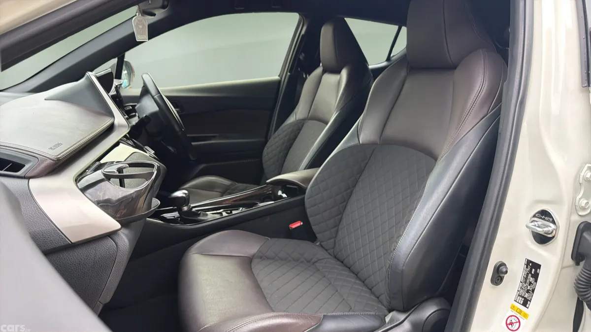 Toyota C-HR SUV, Petrol Hybrid, 2017, White