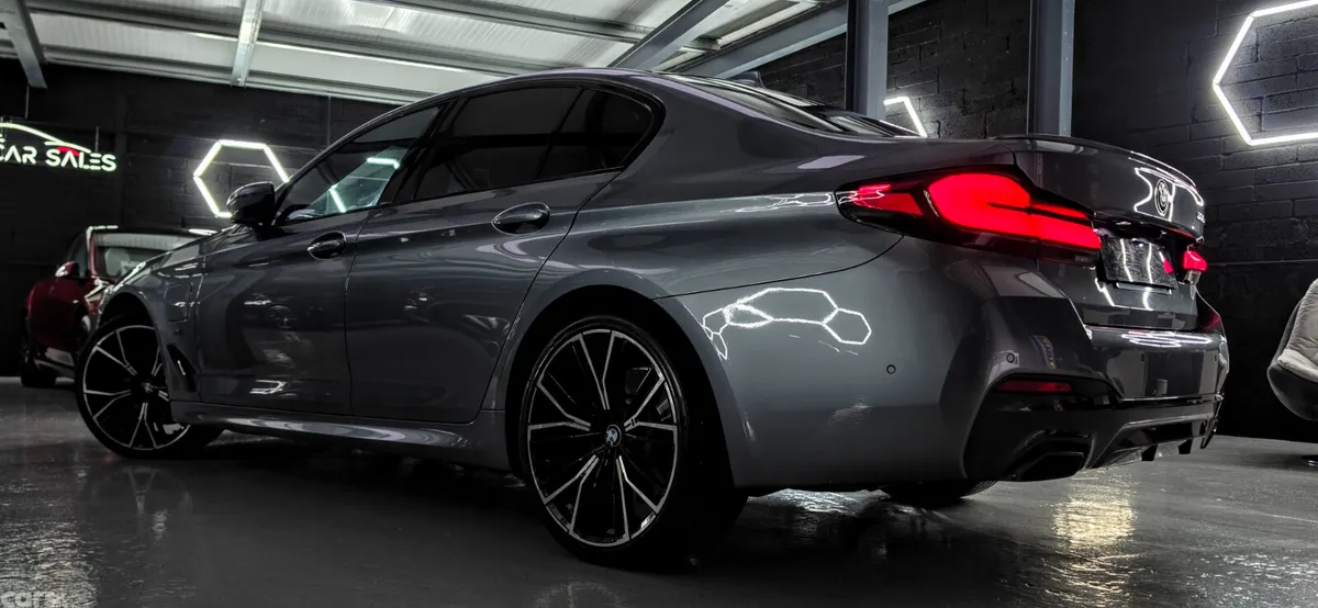 BMW 5-Series Saloon, Petrol Plug-in Hybrid, 2020, Blue