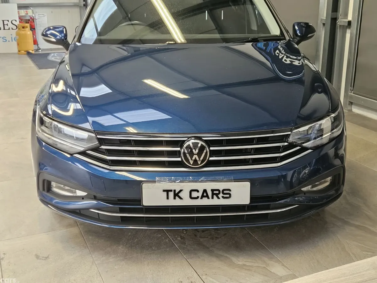 Volkswagen Passat Saloon, Diesel, 2022, Blue