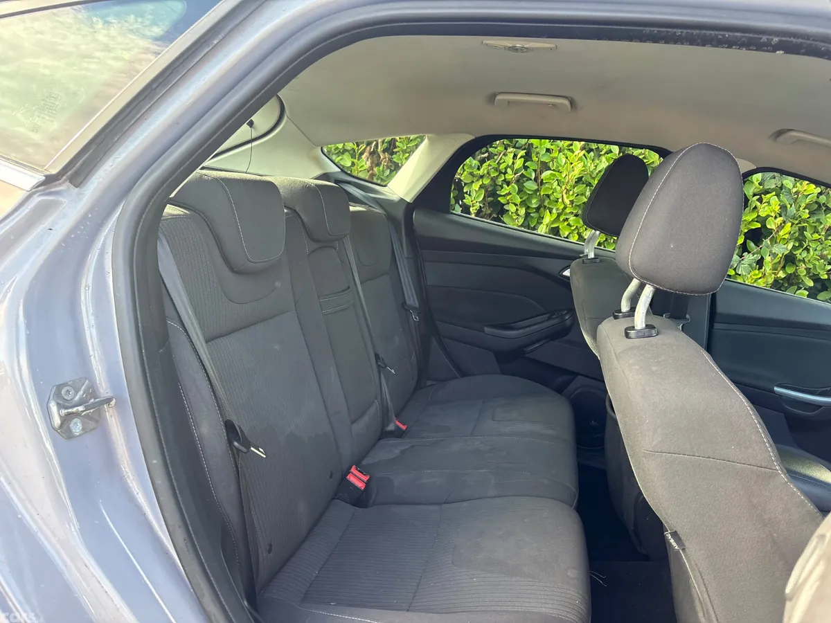 Ford Focus Hatchback, Diesel, 2012, Silver